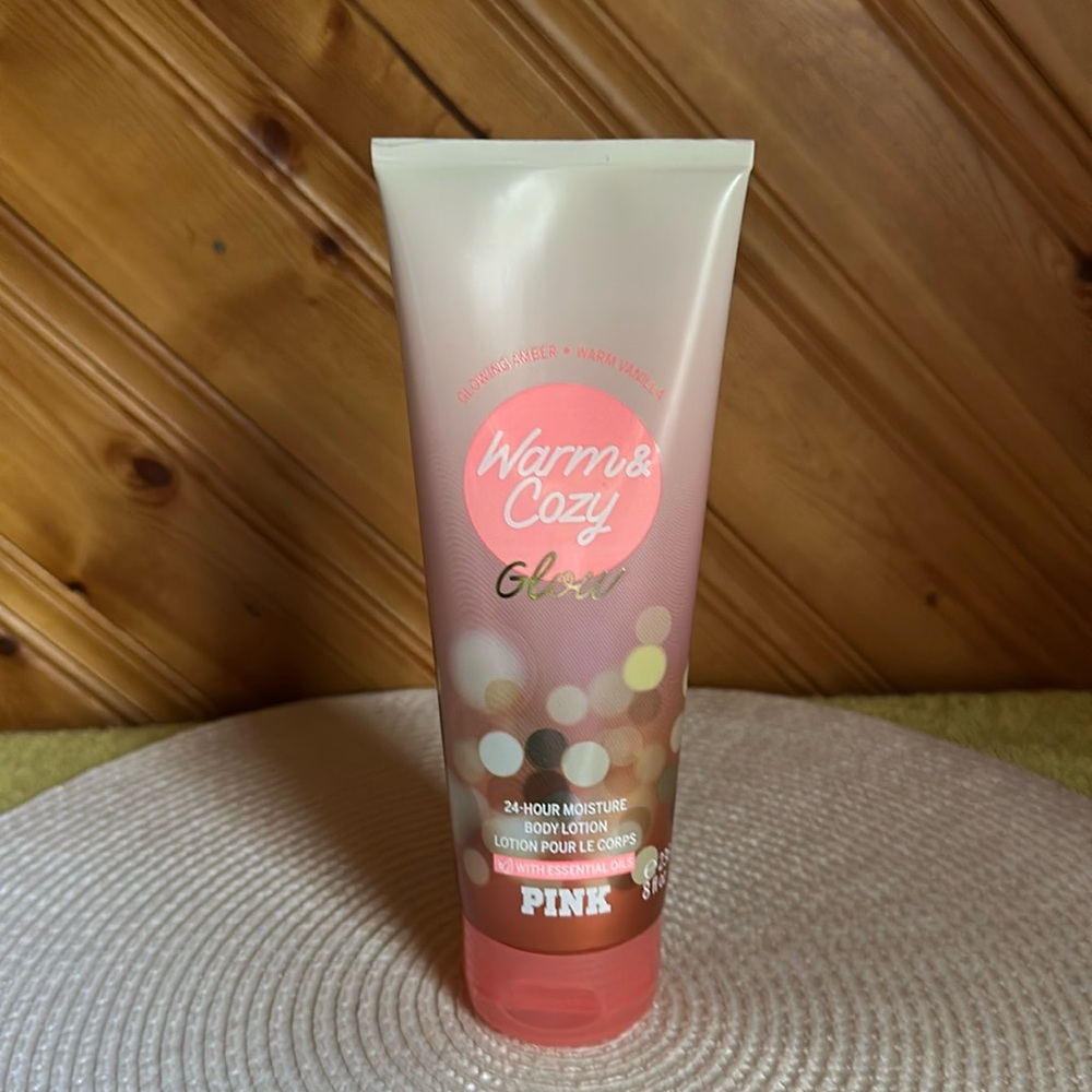PINK Warm & Cozy Glow Body Lotion